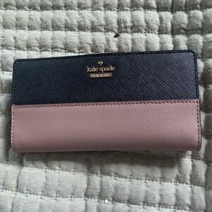 kate spade Black and Blush Two-Tone Saffiano Leather Wallet